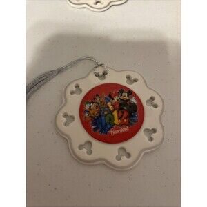 Disneyland 2012 Collectors Snowflake Ornament Authentic Disney Parks Disneyland